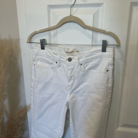 White Levi’s skinny jeans - Picture 2 of 4